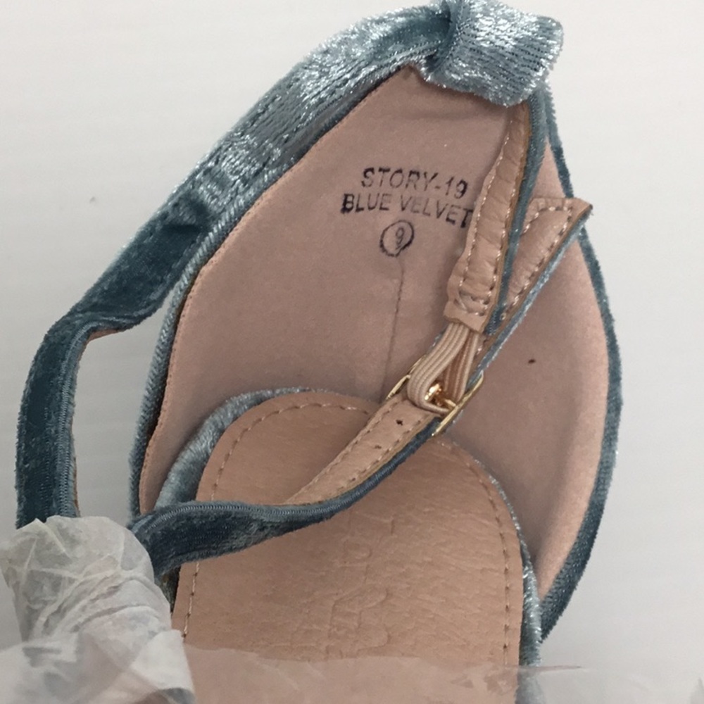 Velvet Crisscross Blue Heels Sz 8 , Sz 5,5 NEW - Picture 7 of 13